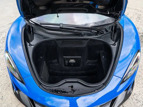 Used 2019 McLaren 600LT RWD image 22