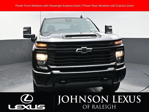 Used 2025 Chevrolet Silverado 2500 Custom w/ Custom Convenience Package AWD/4WD image 4