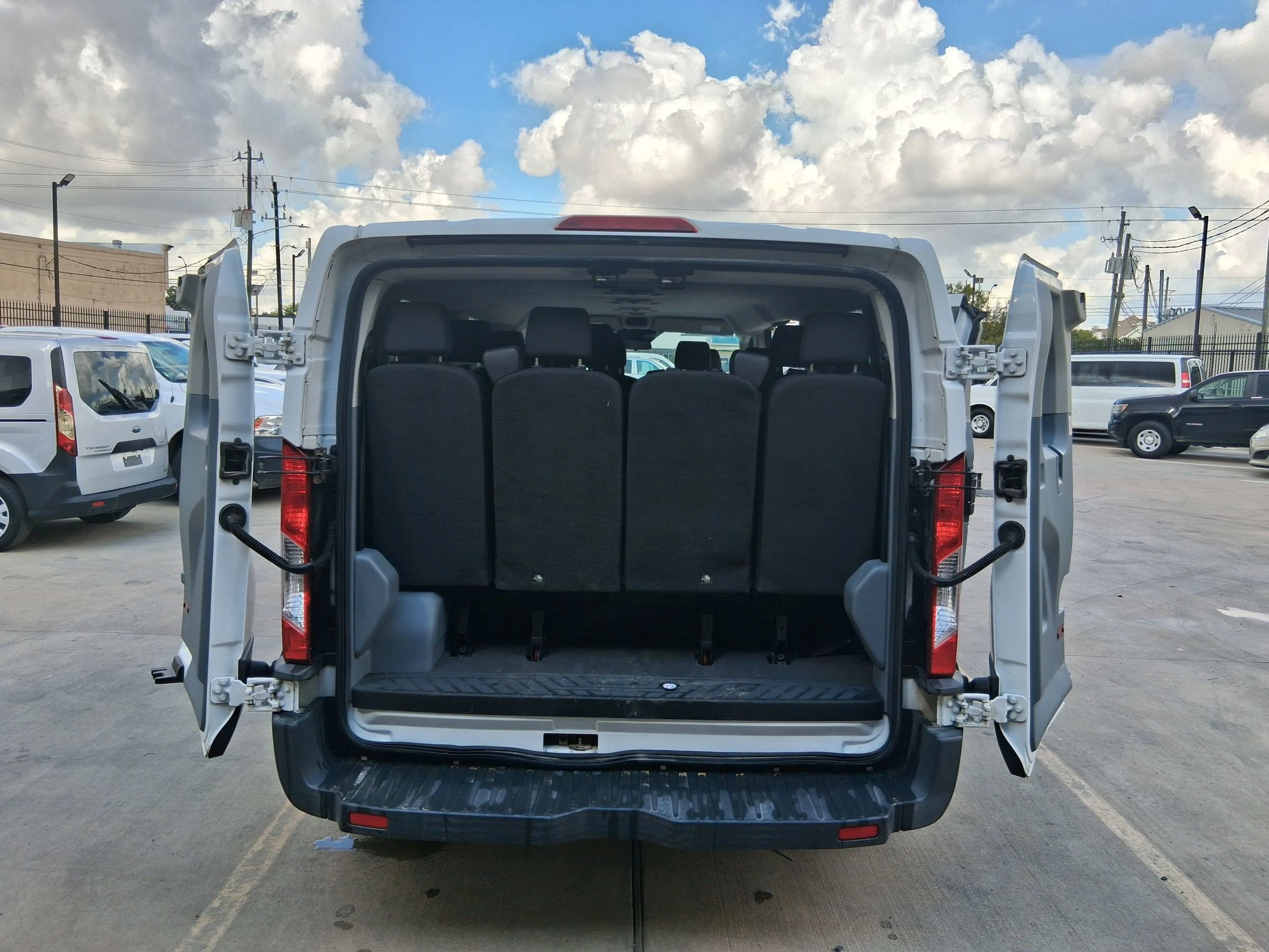 Used 2018 Ford Transit 350 XL RWD image 24