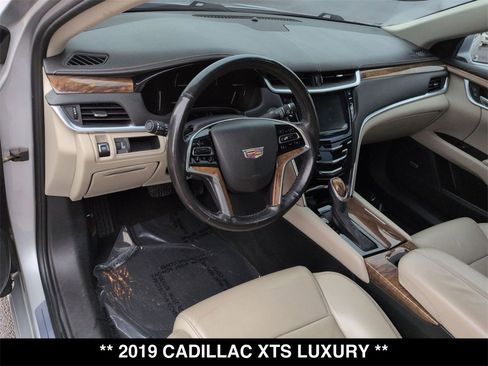 Used 2019 Cadillac XTS Luxury image 21