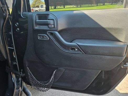 Used 2015 Jeep Wrangler Unlimited Sport w/ Power Convenience Group AWD/4WD image 18