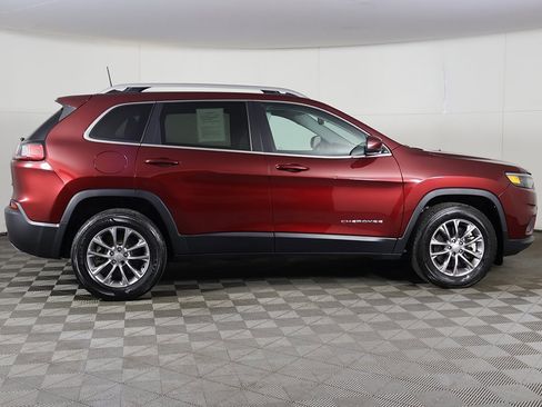 Used 2021 Jeep Cherokee Latitude Lux w/ Mopar Interior Package image 16