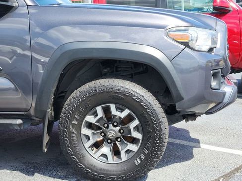 Used 2018 Toyota Tacoma TRD Off-Road w/ Technology Package image 5