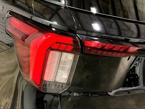 Used 2025 Ford Explorer ST w/ Sun And Sound Package image 8