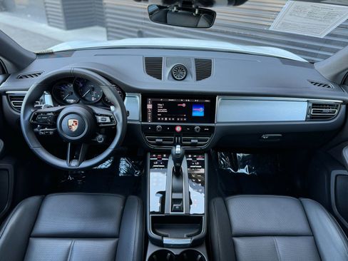 Certified 2026 Porsche Macan AWD/4WD image 21