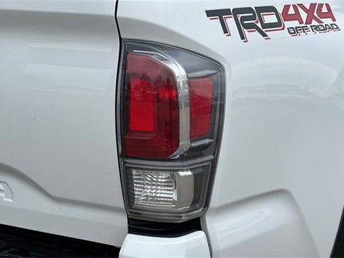 Used 2020 Toyota Tacoma TRD Off-Road image 30