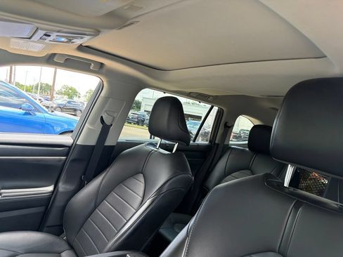 Used 2021 Toyota Highlander XLE FWD image 5