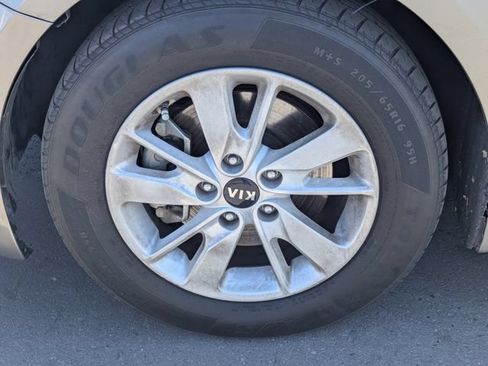 Used 2017 Kia Optima LX FWD image 12