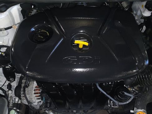 Used 2017 Hyundai Elantra GT w/ Value Edition Package 02 image 30