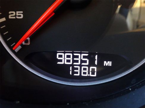 Used 2015 Porsche Cayenne S image 20