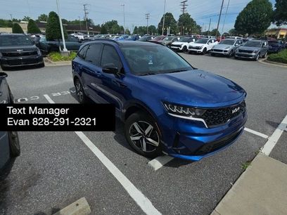 Used 2023 Kia Sorento S w/ Panoramic Sunroof Package