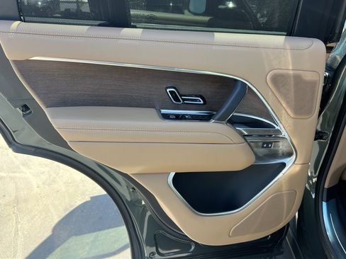 Used 2025 Land Rover Range Rover SE AWD/4WD image 30
