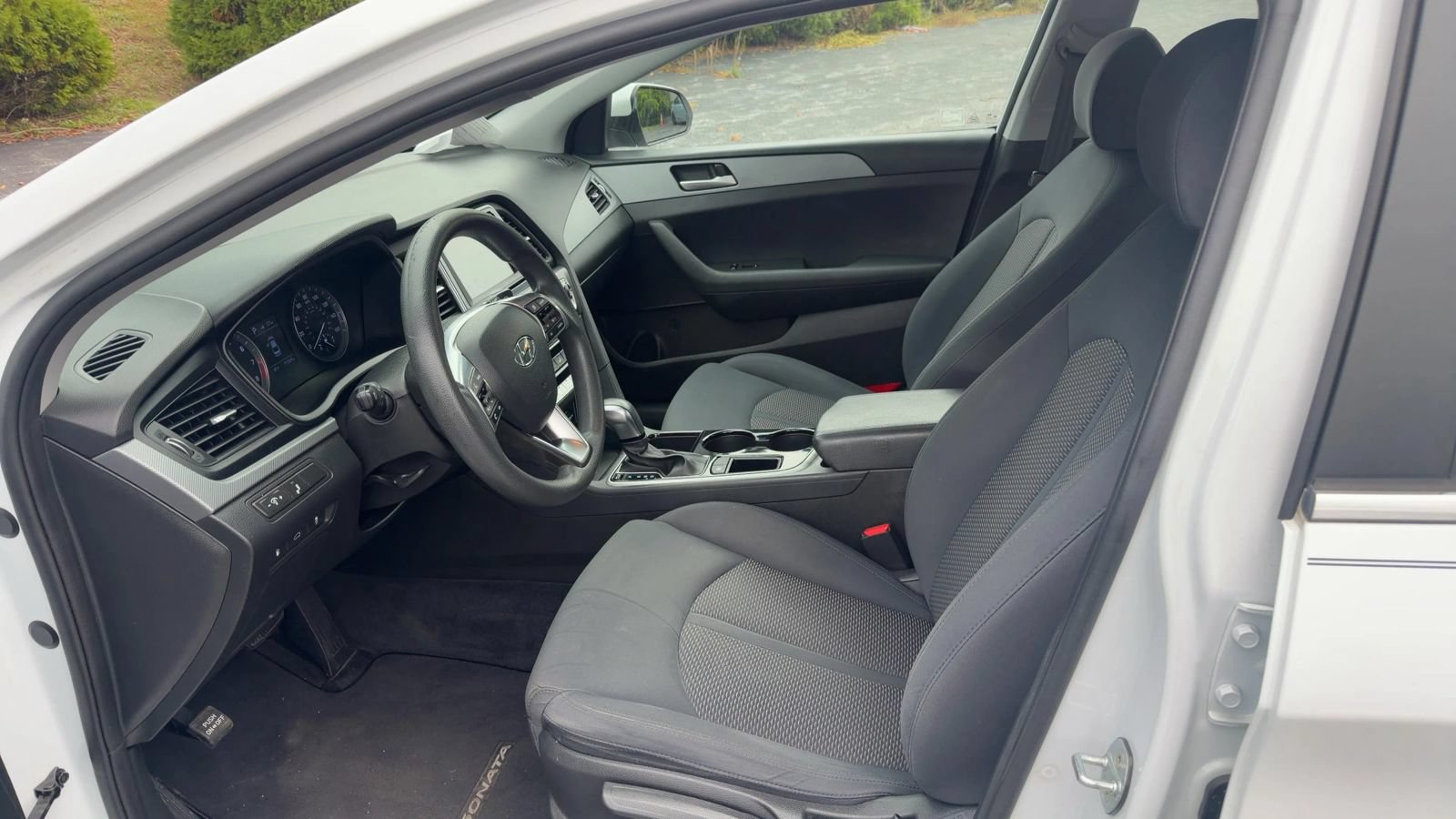 Used 2018 Hyundai Sonata SE FWD image 12