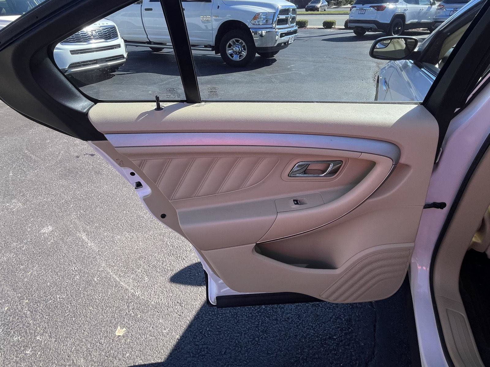 Used 2018 Ford Taurus SEL w/ Equipment Group 201A FWD image 30