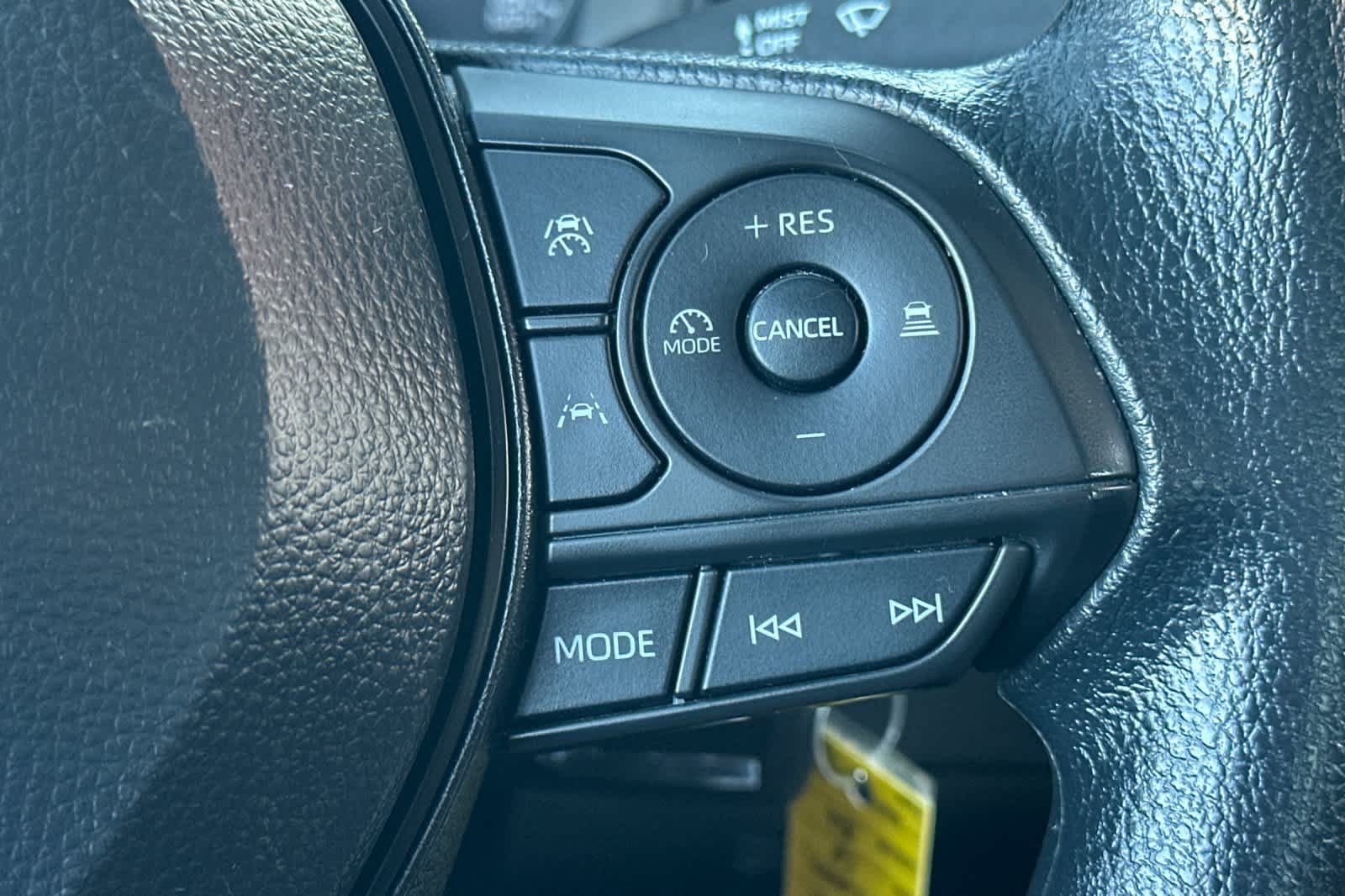 Used 2025 Toyota Corolla LE FWD image 28