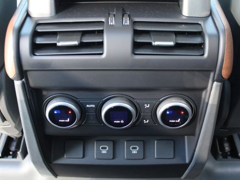 Used 2024 Land Rover Defender 130 X image 39