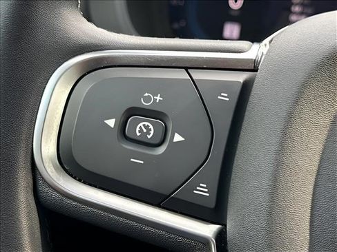 Used 2024 Volvo XC60 B5 Core AWD/4WD image 22