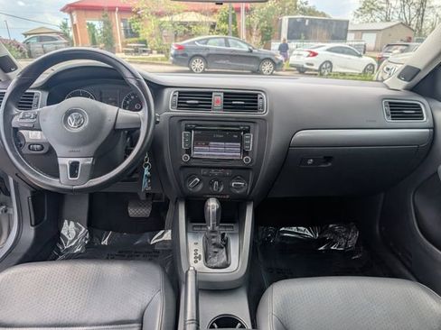 Used 2013 Volkswagen Jetta TDI FWD image 16