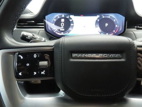 Certified 2023 Land Rover Range Rover SE image 11