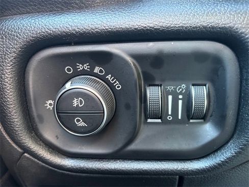 Used 2019 RAM 1500 Laramie image 17