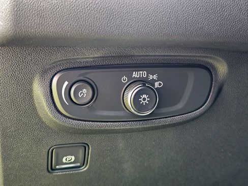 Used 2023 GMC Terrain SLE w/ Driver Convenience Package AWD/4WD image 14