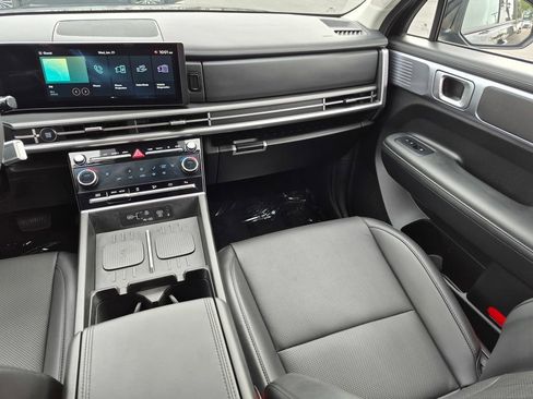 Used 2025 Hyundai Santa Fe SEL image 17