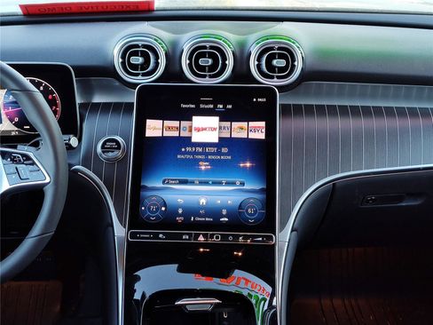 New 2025 Mercedes-Benz GLC 300 4MATIC image 19