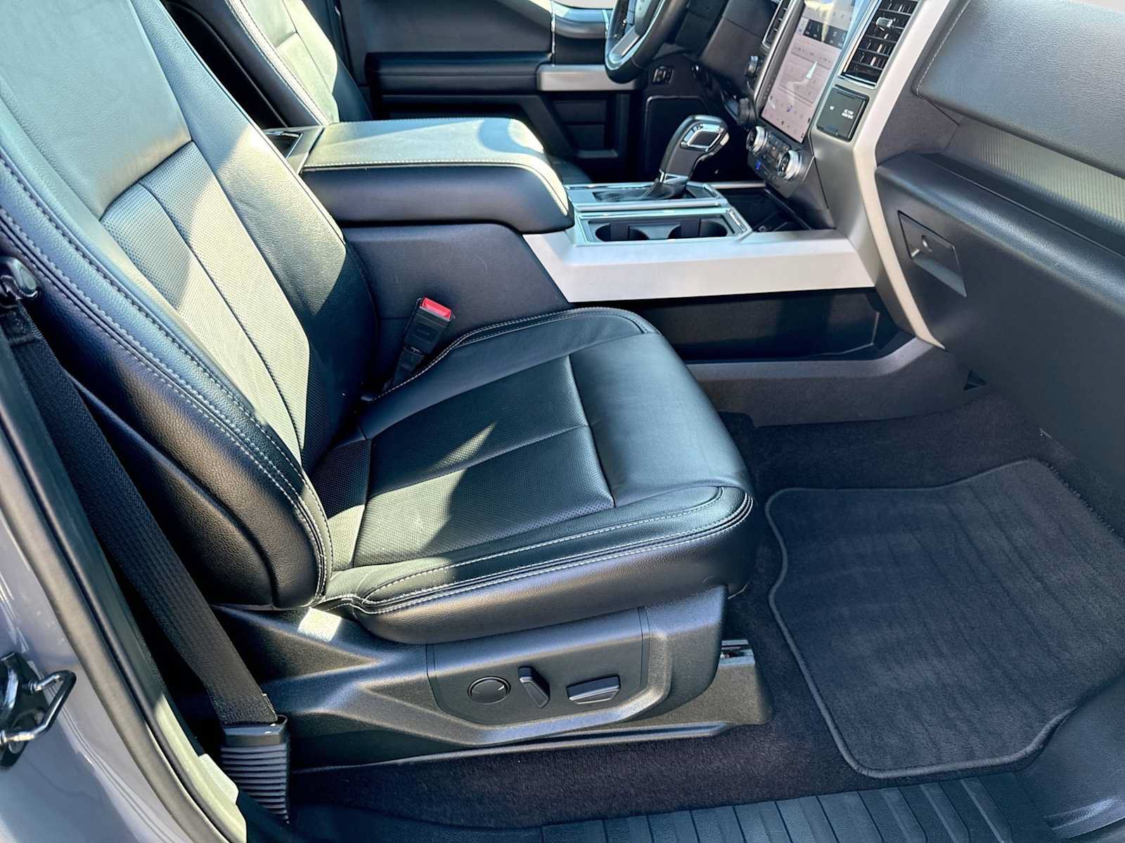 Used 2020 Ford F150 Lariat w/ Equipment Group 502A Luxury AWD/4WD image 21