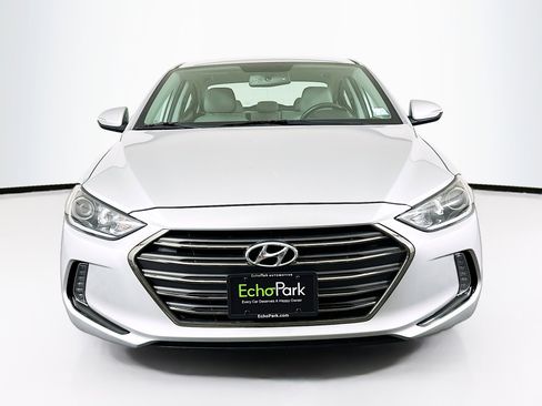 Used 2017 Hyundai Elantra Limited image 2