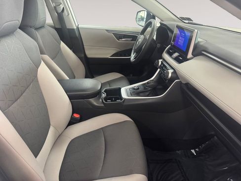 Used 2025 Toyota RAV4 XLE w/ Convenience Package image 15