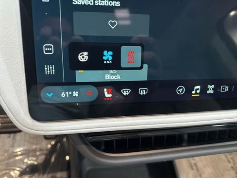 Used 2023 Rivian R1S Adventure AWD/4WD image 8