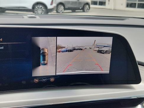 Used 2023 Cadillac Lyriq 2WD image 18