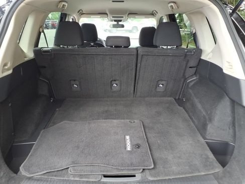 Used 2023 Nissan Rogue S FWD image 17