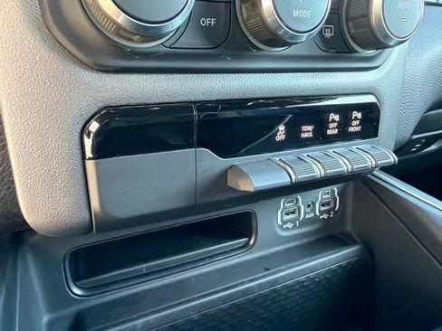 Used 2021 RAM 1500 Big Horn AWD/4WD image 24
