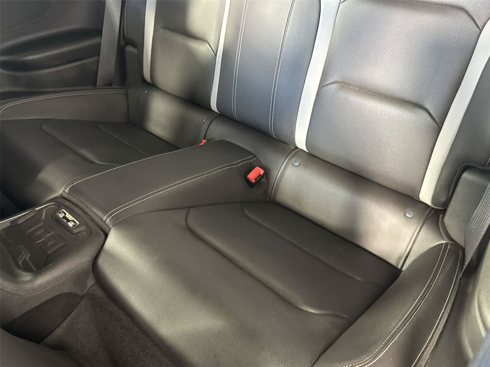 Used 2018 Chevrolet Camaro SS RWD image 13