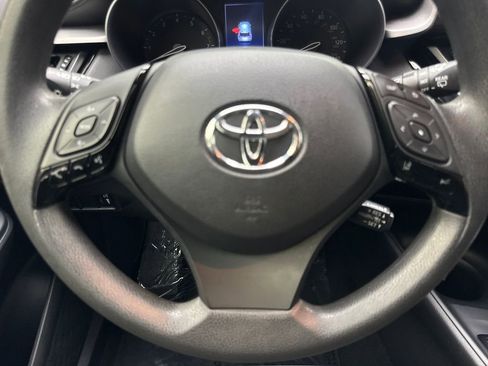 Used 2021 Toyota C-HR LE FWD image 57
