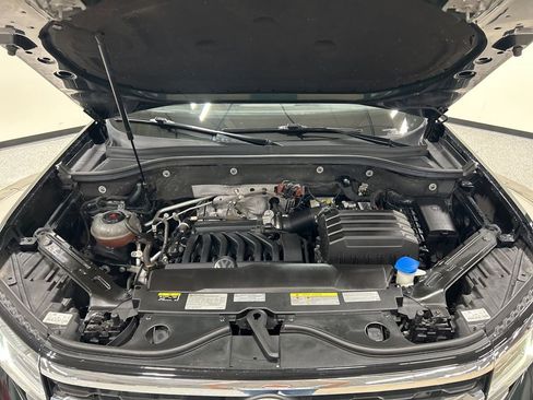Used 2021 Volkswagen Atlas SE w/ Panoramic Sunroof Package image 32