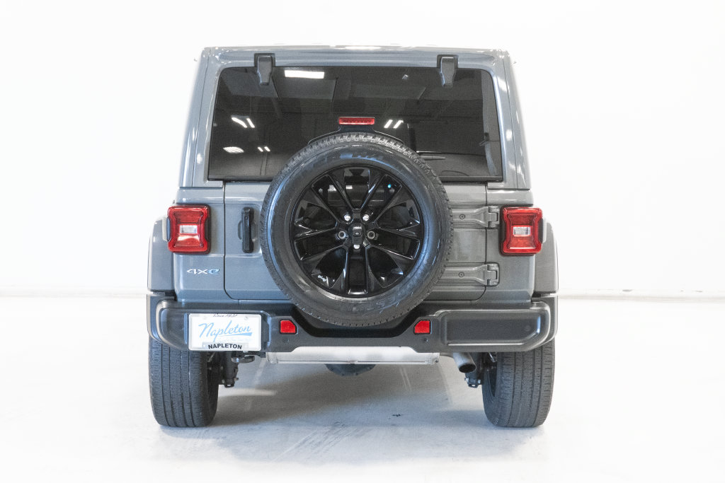 Used 2021 Jeep Wrangler Unlimited Sahara w/ Cold Weather Group AWD/4WD image 30