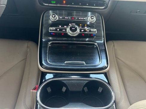 Used 2022 Lincoln Nautilus FWD w/ Premium Package image 6