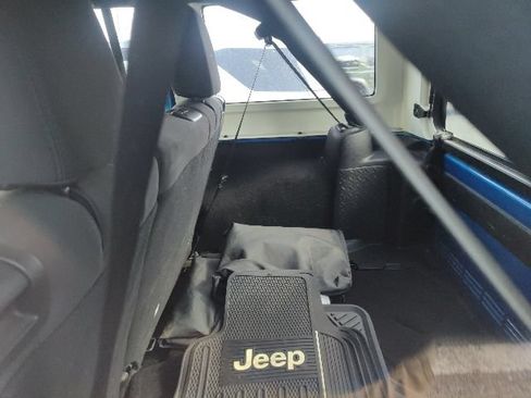 Used 2015 Jeep Wrangler Unlimited Sport w/ Quick Order Package 24S AWD/4WD image 21