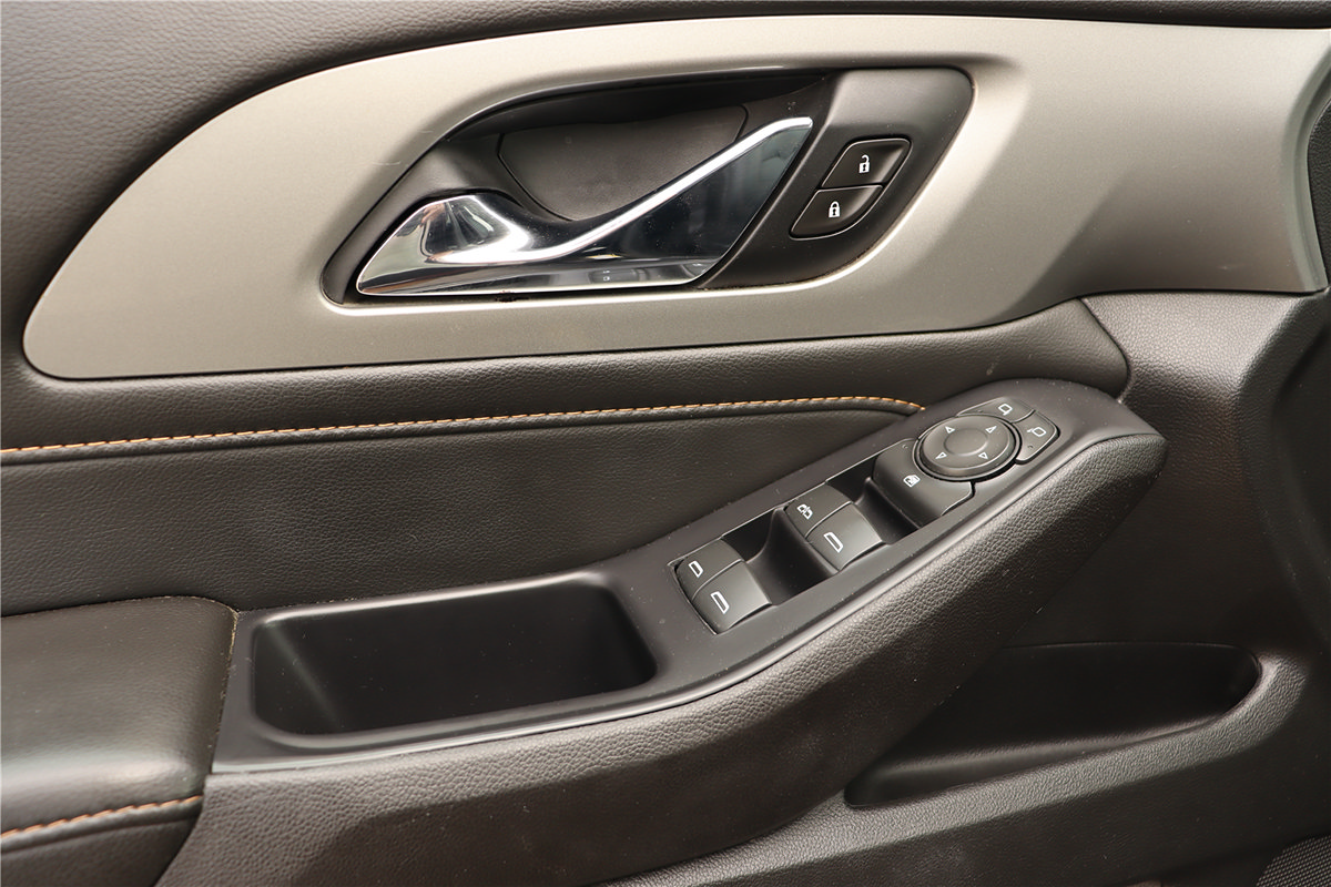 Used 2020 Chevrolet Traverse RS FWD image 27