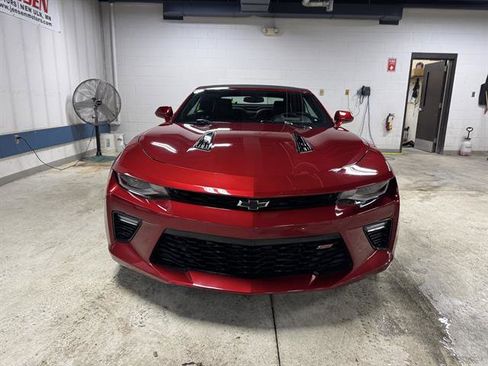 Used 2016 Chevrolet Camaro SS RWD image 2