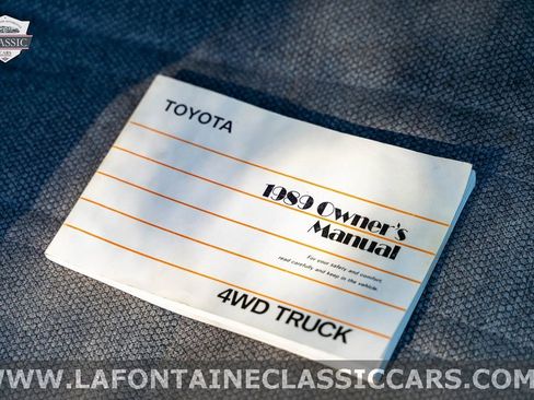 Used 1989 Toyota Pickup Deluxe image 11