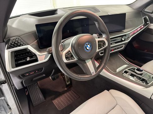 Certified 2025 BMW X5 M60i AWD/4WD image 4