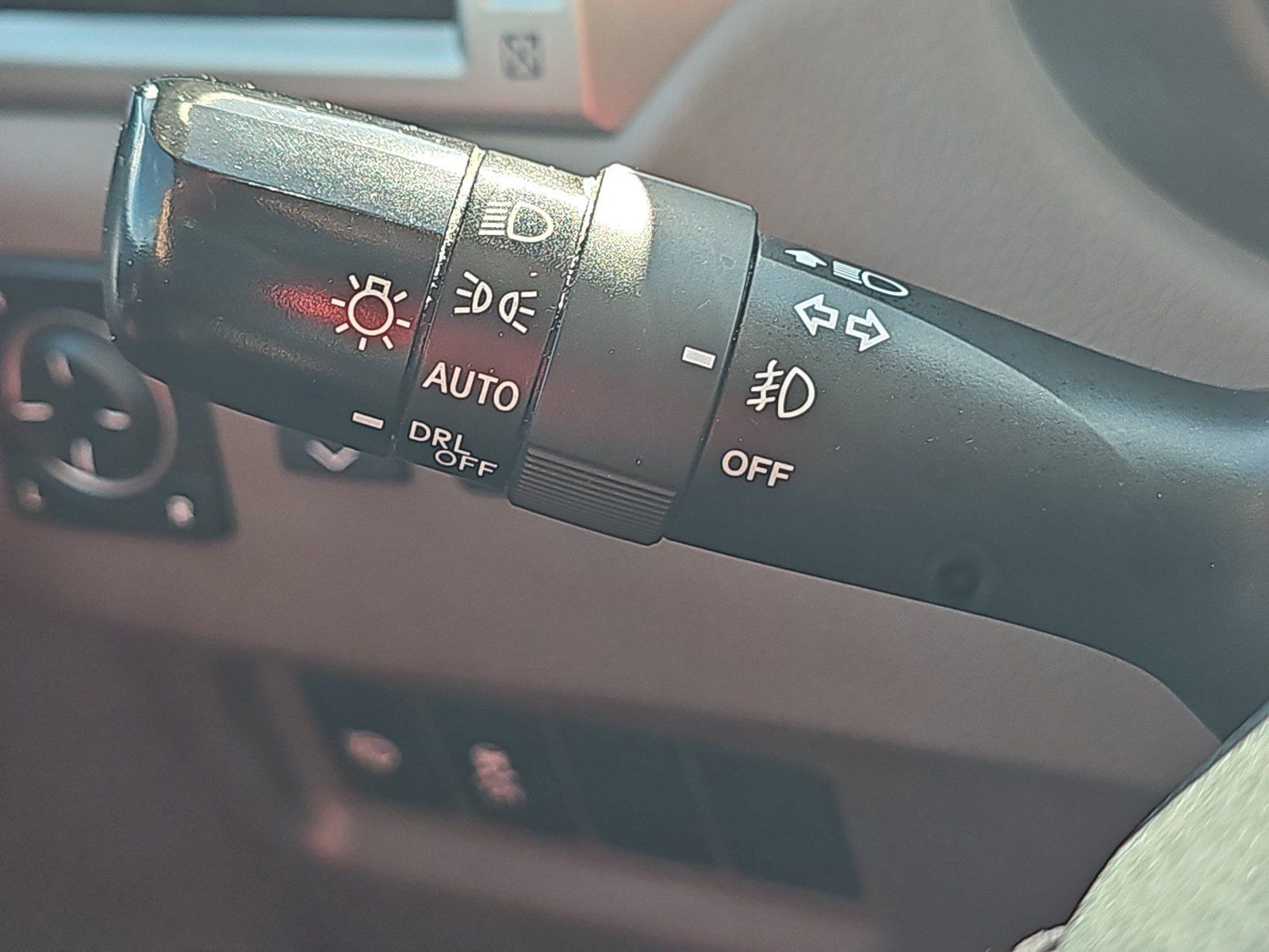 Used 2015 Lexus GX 460 w/ Premium Package AWD/4WD image 32