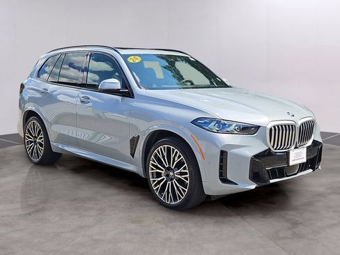 Used 2024 BMW X5 xDrive40i w/ Executive Package AWD/4WD image 3