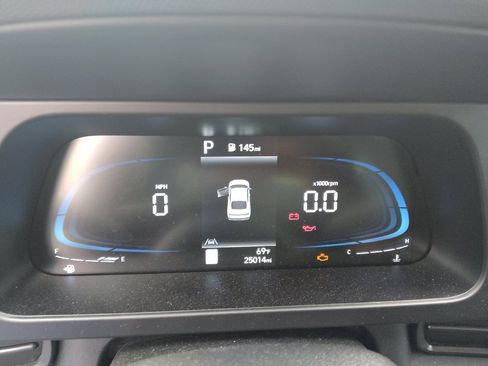 Used 2025 Hyundai Elantra Sport FWD image 23