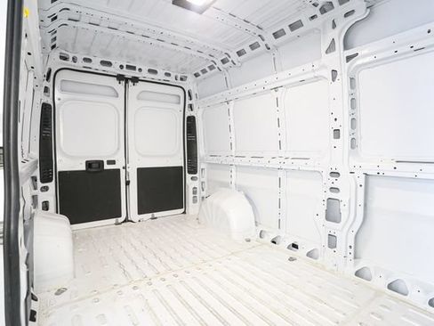 Used 2026 RAM ProMaster 2500 w/ Convenience Group FWD image 18