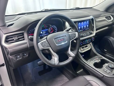 Used 2023 GMC Acadia SLT image 2
