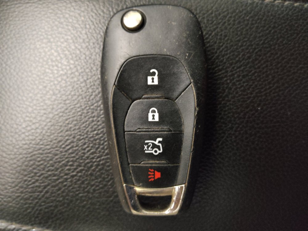 Used 2017 Chevrolet Cruze LT FWD image 32